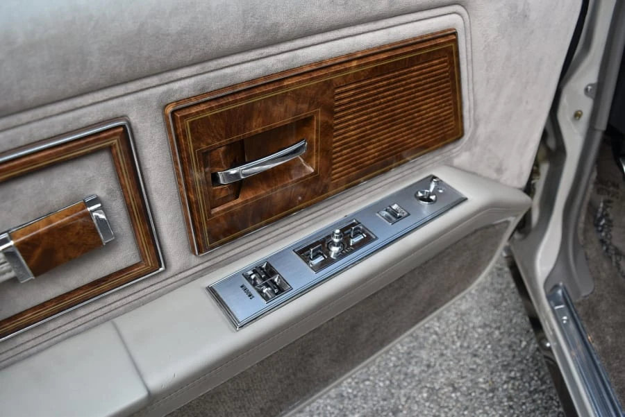 1984 Buick Riviera 4th-7th Gen - Image 26 of 31