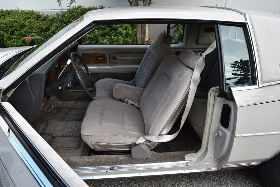 1984 Buick Riviera 4th-7th Gen - Image 25 of 31