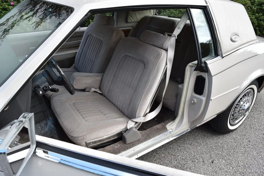 1984 Buick Riviera 4th-7th Gen - Image 20 of 31