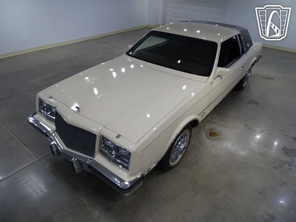 1984 Buick Riviera 4th-7th Gen - Image 4 of 12