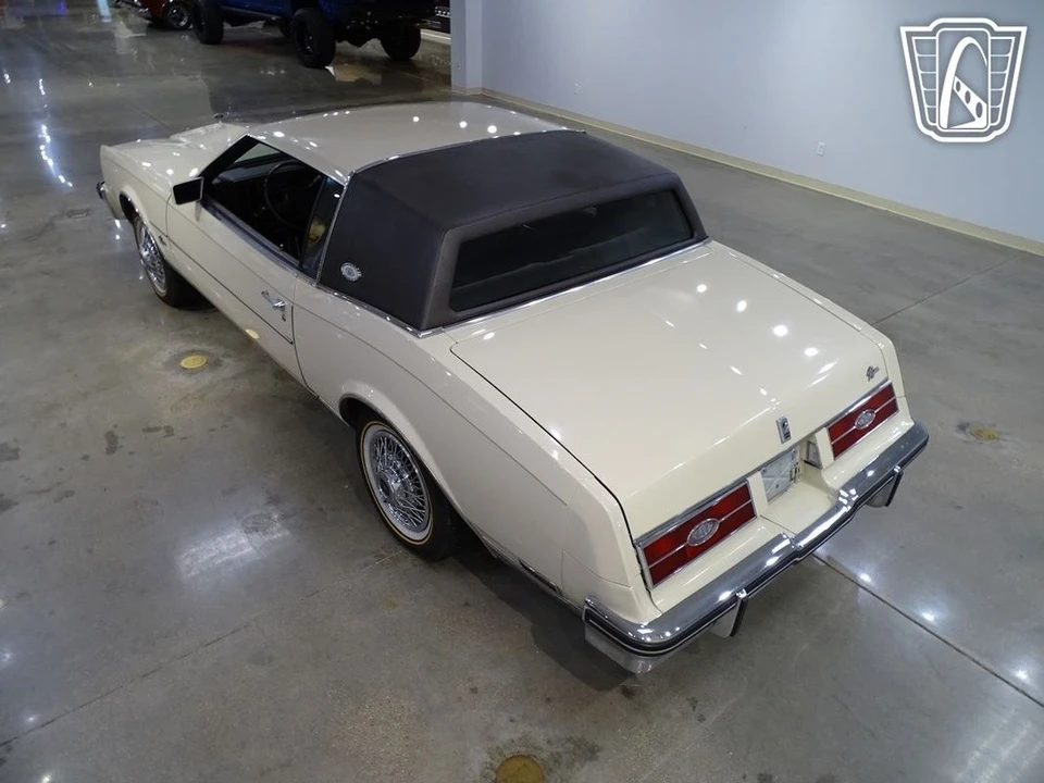 1984 Buick Riviera 4th-7th Gen - Image 10 of 12