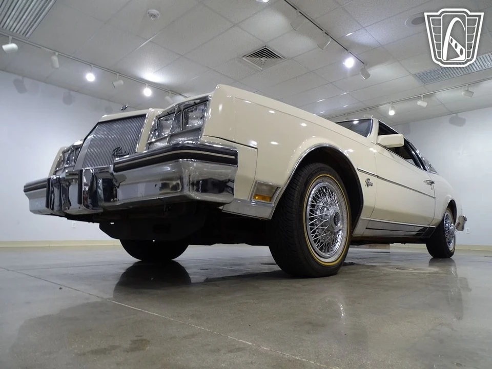 1984 Buick Riviera 4th-7th Gen - Image 6 of 12