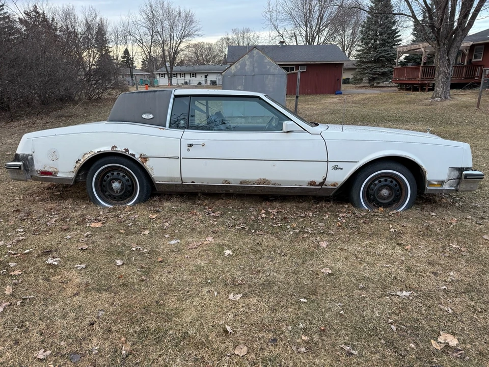 1984 Buick Riviera 4th-7th Gen - Image 4 of 20