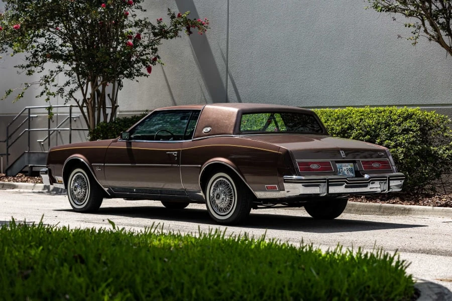 1984 Buick Riviera 4th-7th Gen - Image 2 of 29
