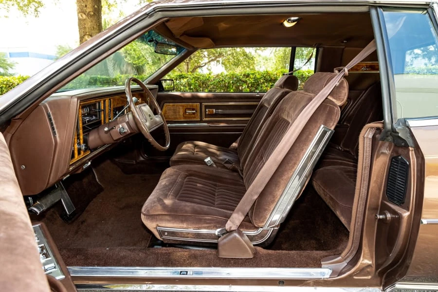 1984 Buick Riviera 4th-7th Gen - Image 4 of 29