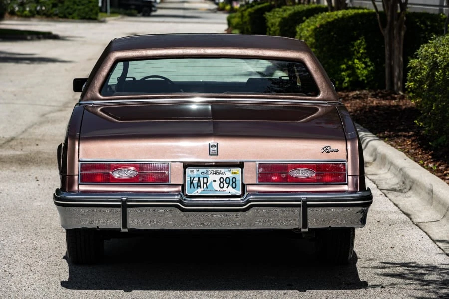 1984 Buick Riviera 4th-7th Gen - Image 10 of 29