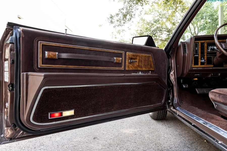 1984 Buick Riviera 4th-7th Gen - Image 21 of 29