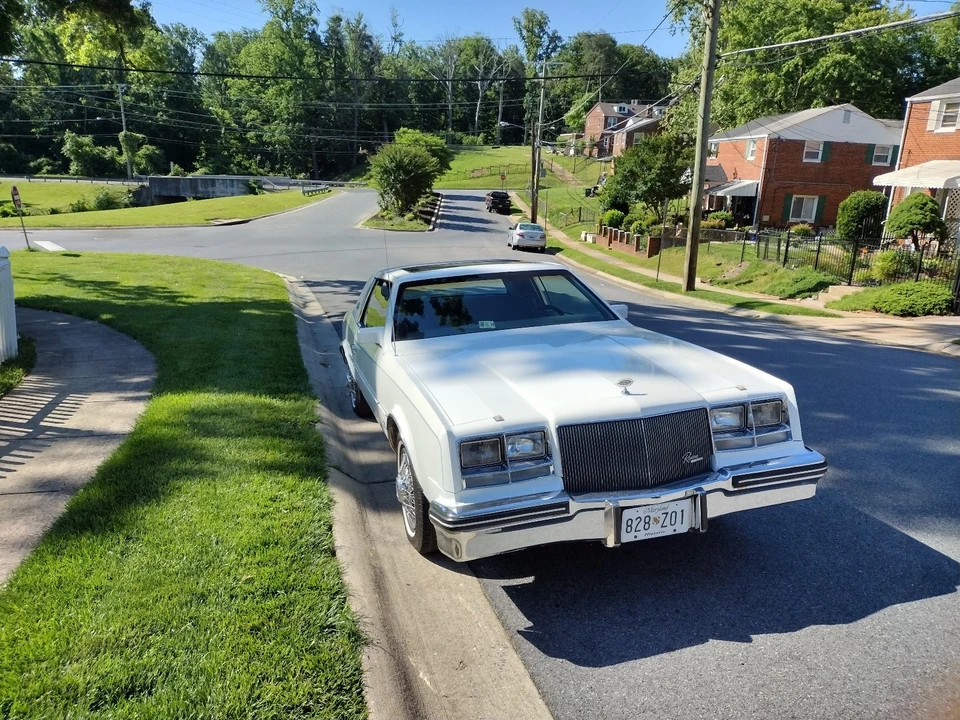 1984 Buick Riviera 4th-7th Gen - Image 4 of 5