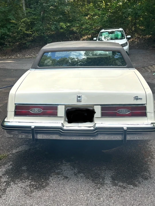 1984 Buick Riviera 4th-7th Gen - Image 4 of 15