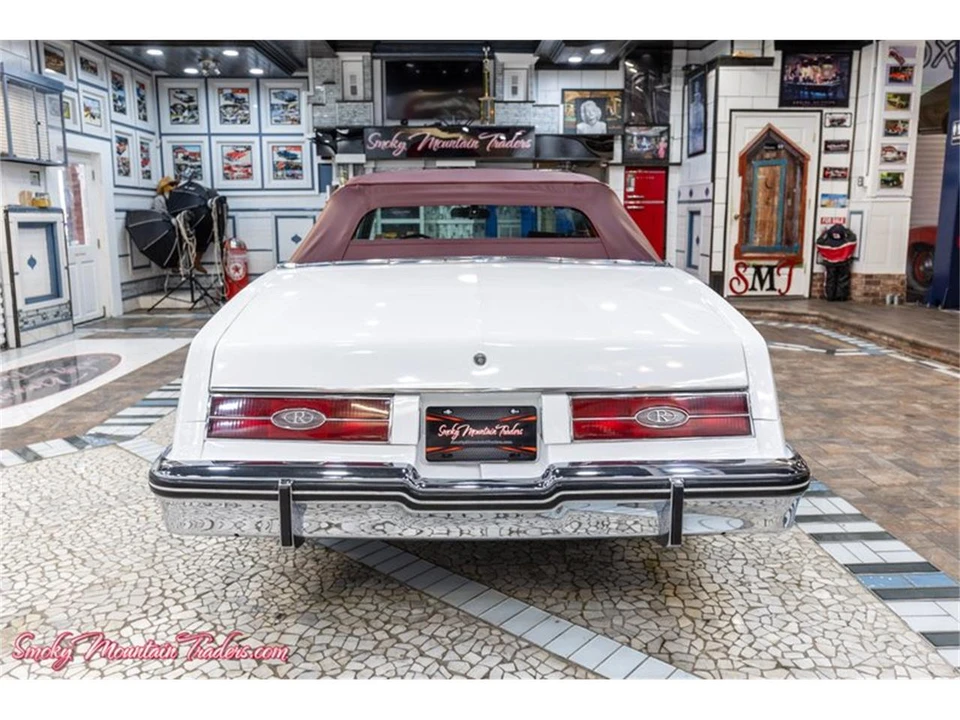 1984 Buick Riviera 4th-7th Gen - Image 27 of 31