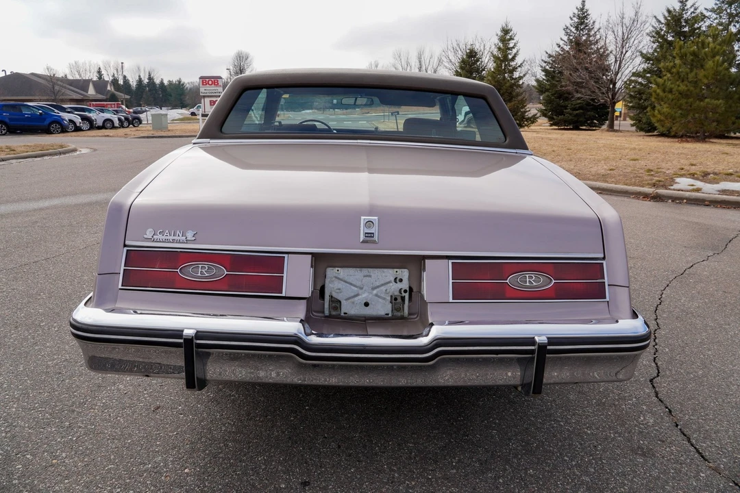 1984 Buick Riviera 4th-7th Gen - Image 4 of 21
