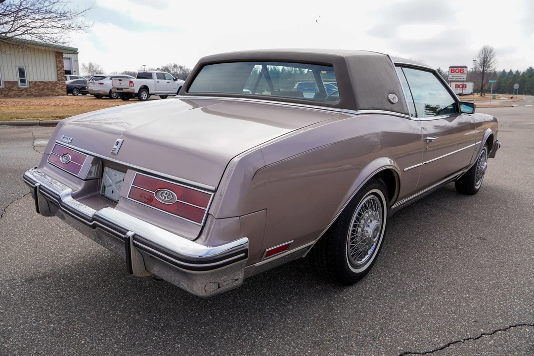 1984 Buick Riviera 4th-7th Gen - Image 3 of 21