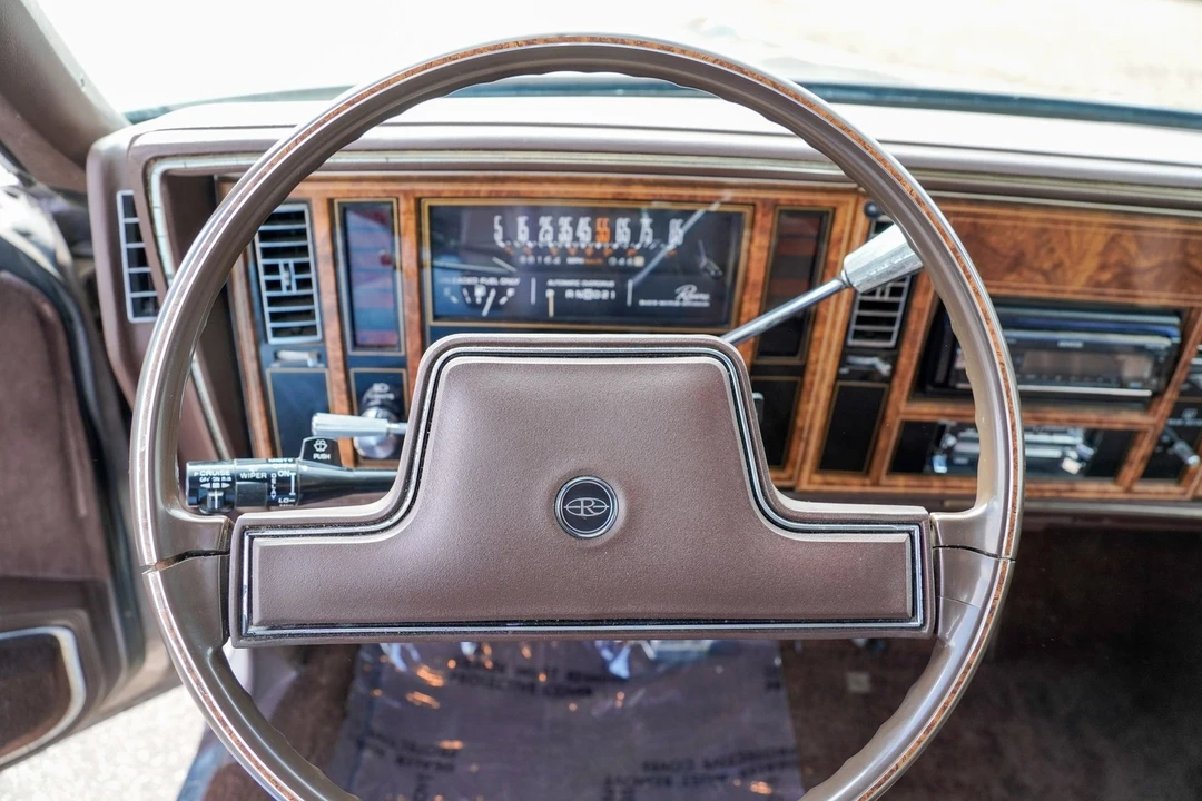 1984 Buick Riviera 4th-7th Gen - Image 12 of 21