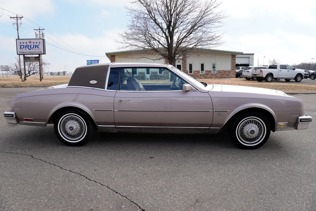 1984 Buick Riviera 4th-7th Gen - Image 2 of 21