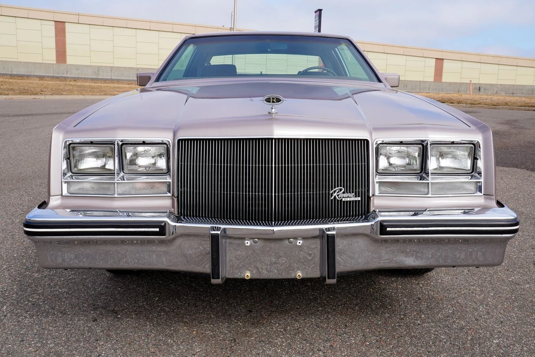 1984 Buick Riviera 4th-7th Gen - Image 9 of 21