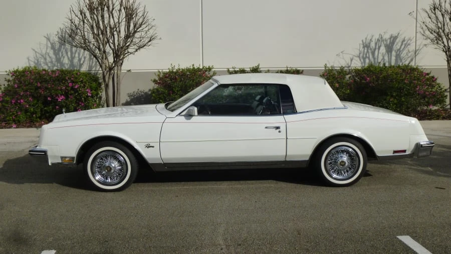 1984 Buick Riviera 4th-7th Gen - Image 4 of 9