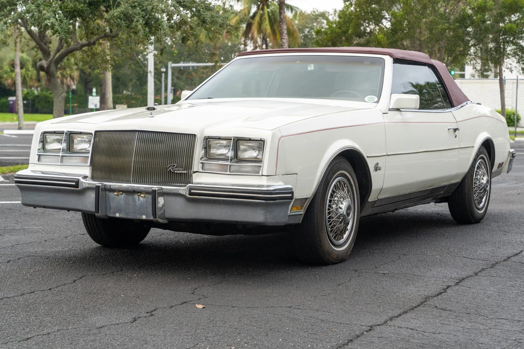 1984 Buick Riviera 4th-7th Gen - Image 12 of 31