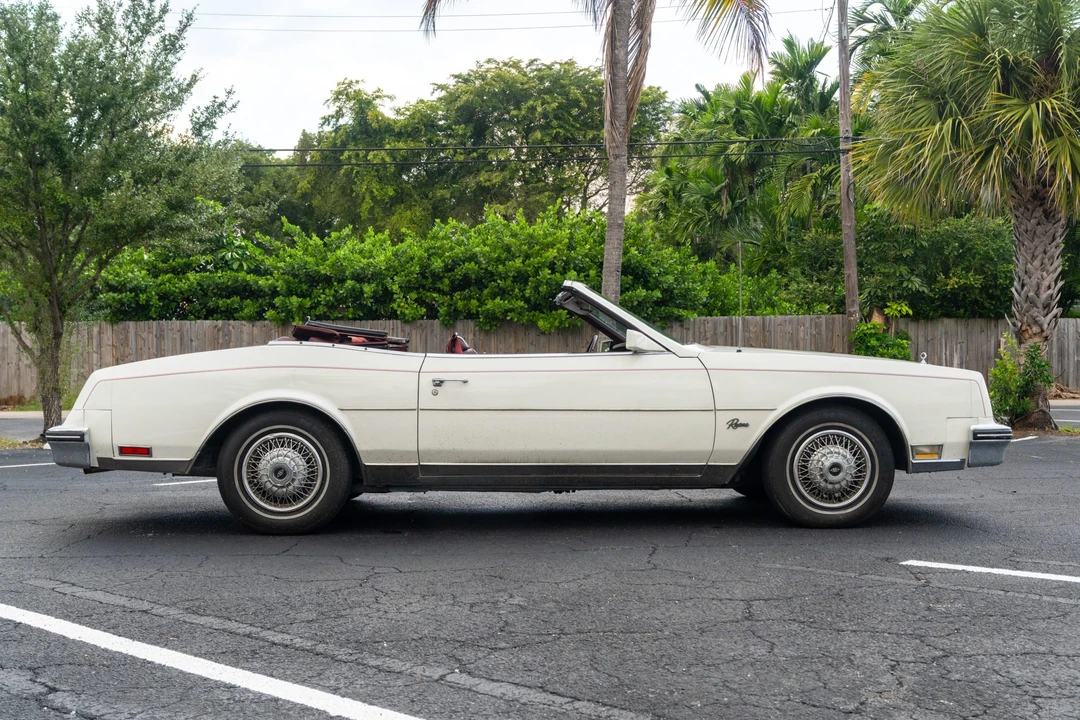 1984 Buick Riviera 4th-7th Gen - Image 8 of 31