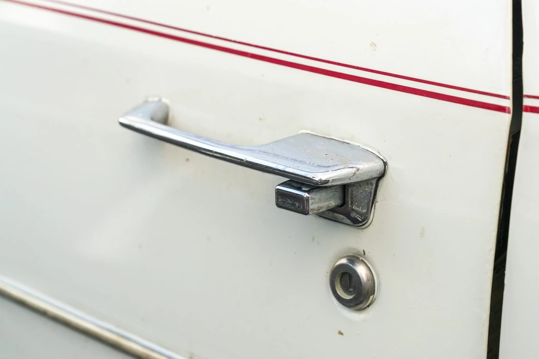 1984 Buick Riviera 4th-7th Gen - Image 29 of 31