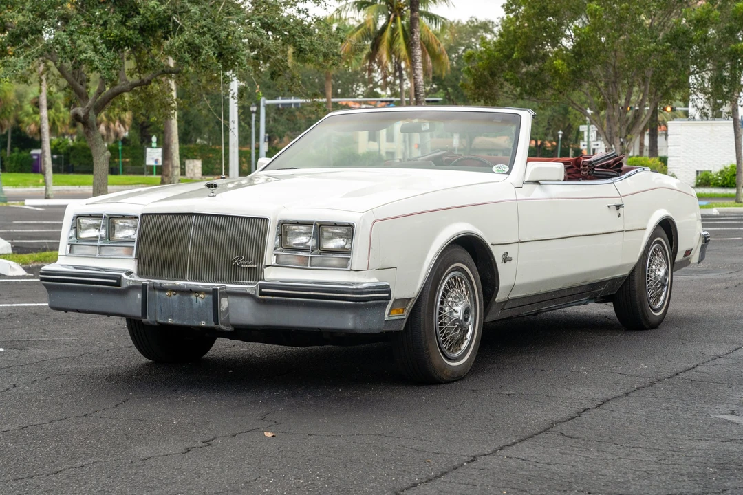 1984 Buick Riviera 4th-7th Gen - Image 3 of 31