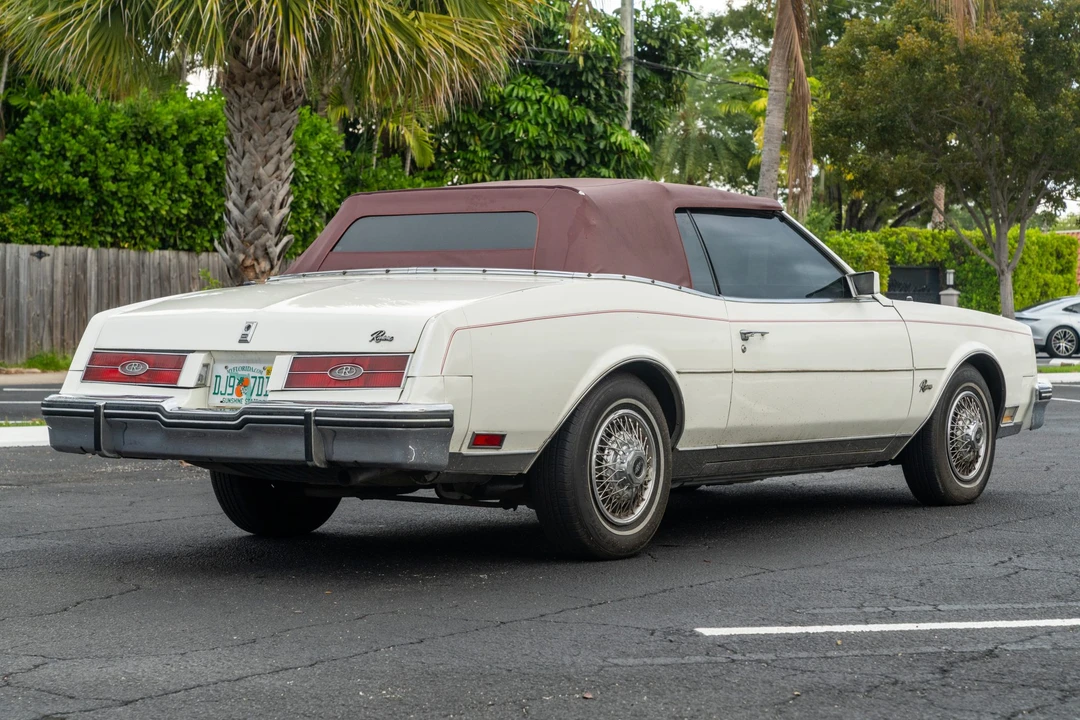 1984 Buick Riviera 4th-7th Gen - Image 16 of 31