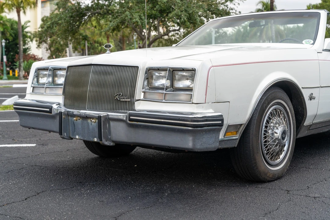1984 Buick Riviera 4th-7th Gen - Image 20 of 31