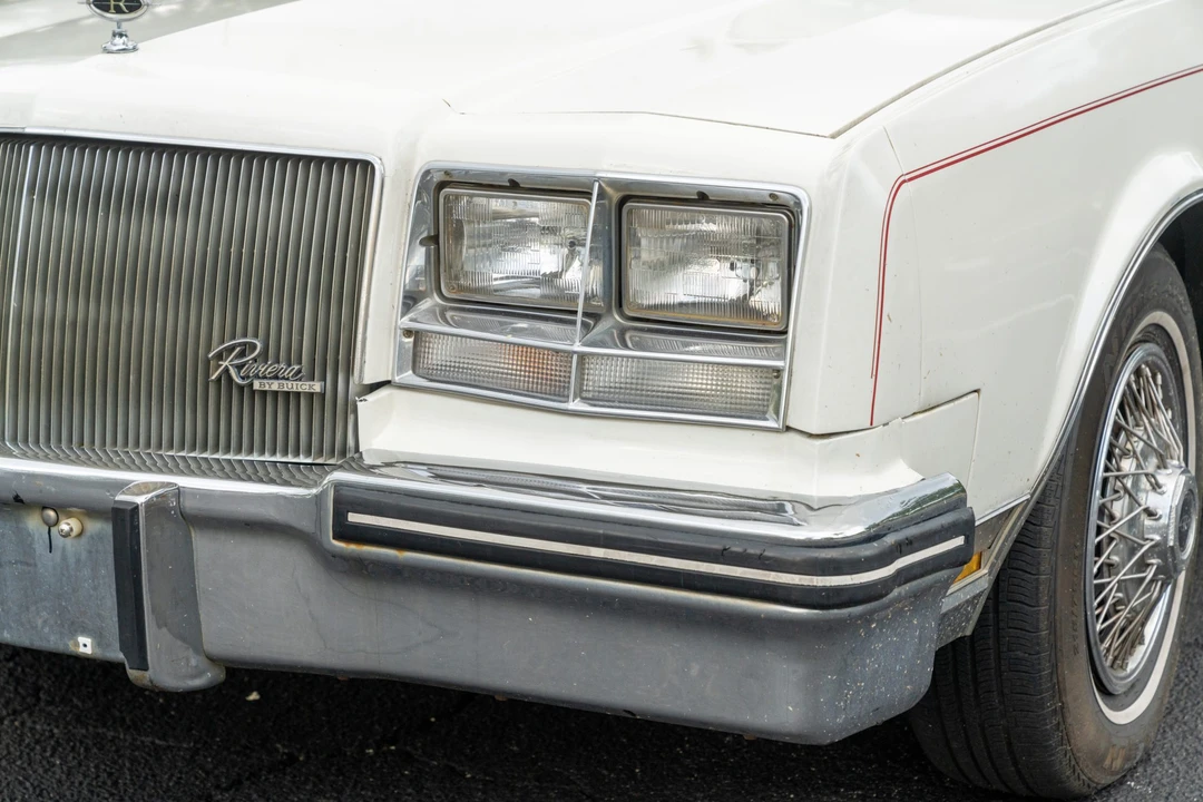1984 Buick Riviera 4th-7th Gen - Image 24 of 31