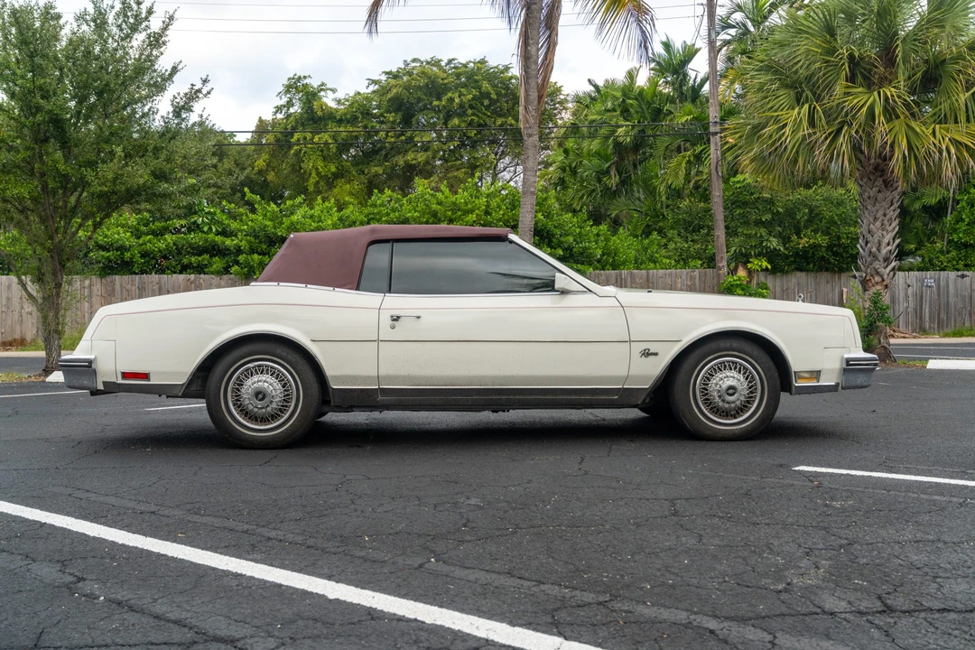 1984 Buick Riviera 4th-7th Gen - Image 17 of 31