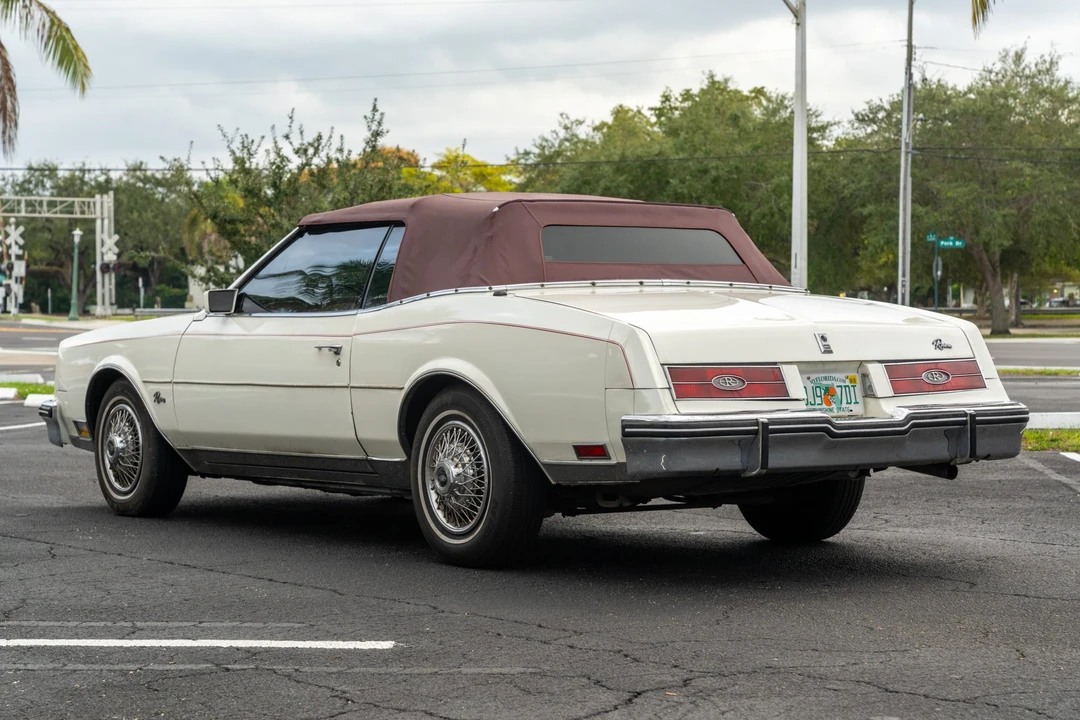 1984 Buick Riviera 4th-7th Gen - Image 14 of 31