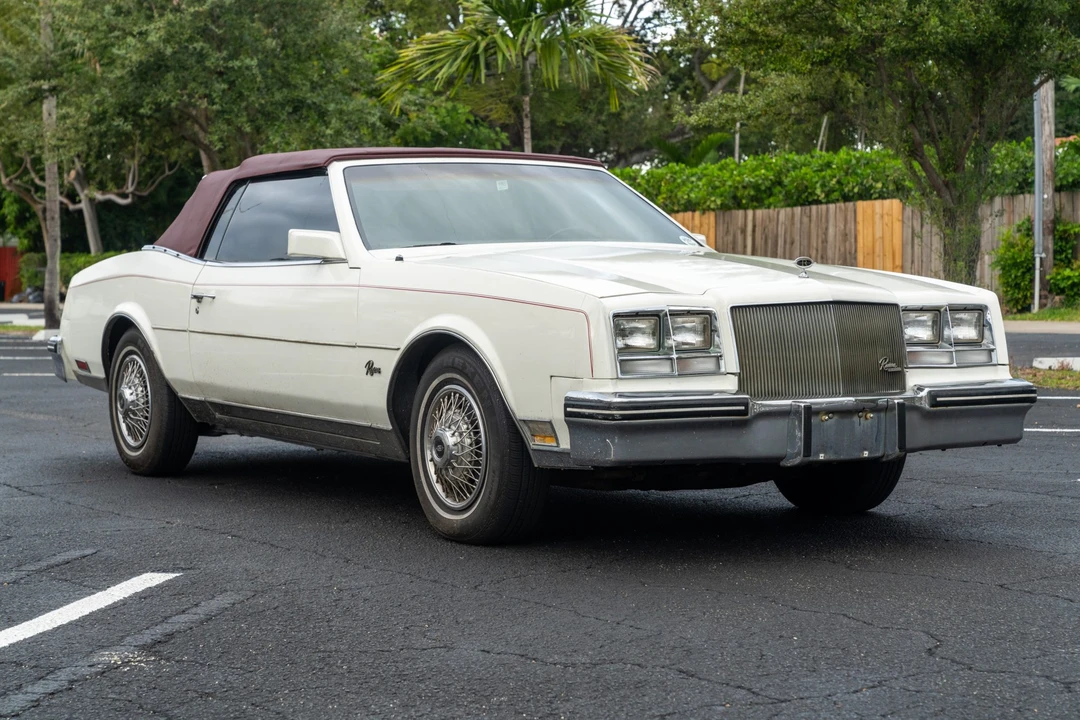 1984 Buick Riviera 4th-7th Gen - Image 18 of 31