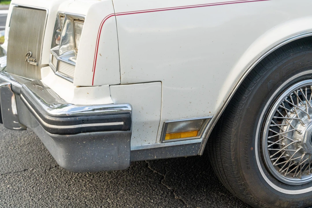 1984 Buick Riviera 4th-7th Gen - Image 25 of 31