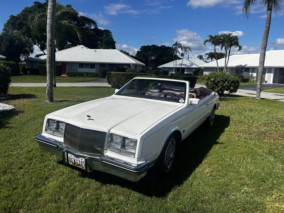 1984 Buick Riviera 4th-7th Gen - Image 2 of 31