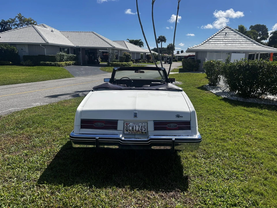 1984 Buick Riviera 4th-7th Gen - Image 6 of 31