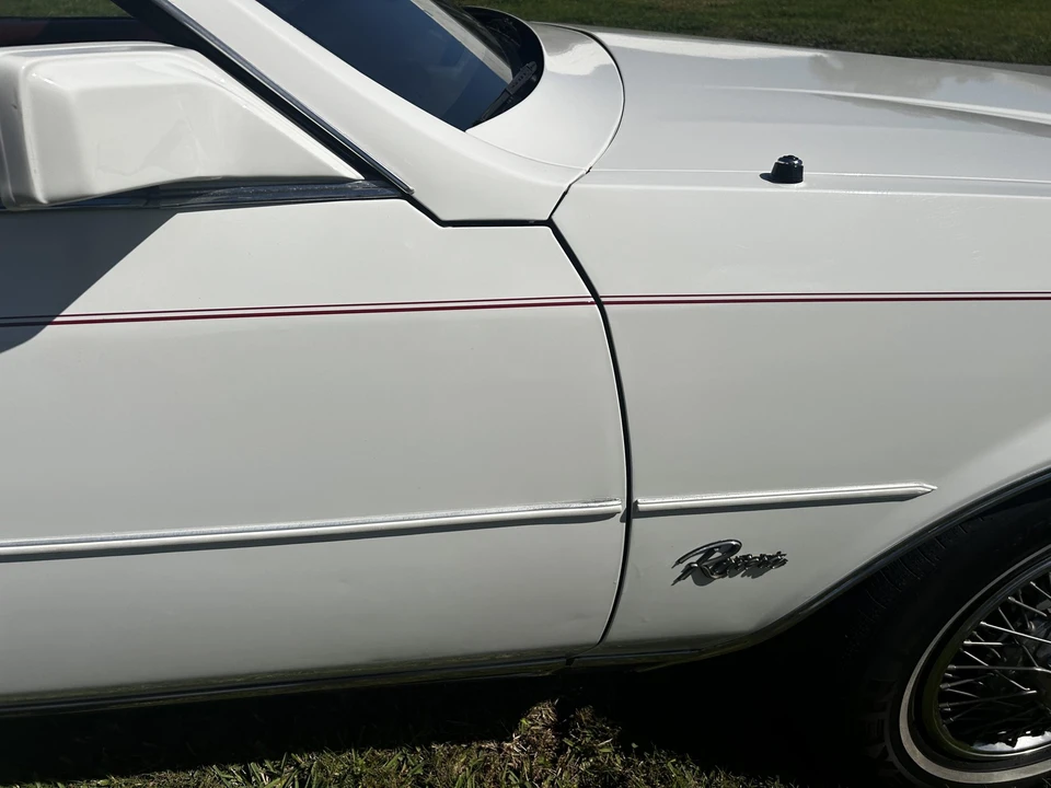1984 Buick Riviera 4th-7th Gen - Image 23 of 31