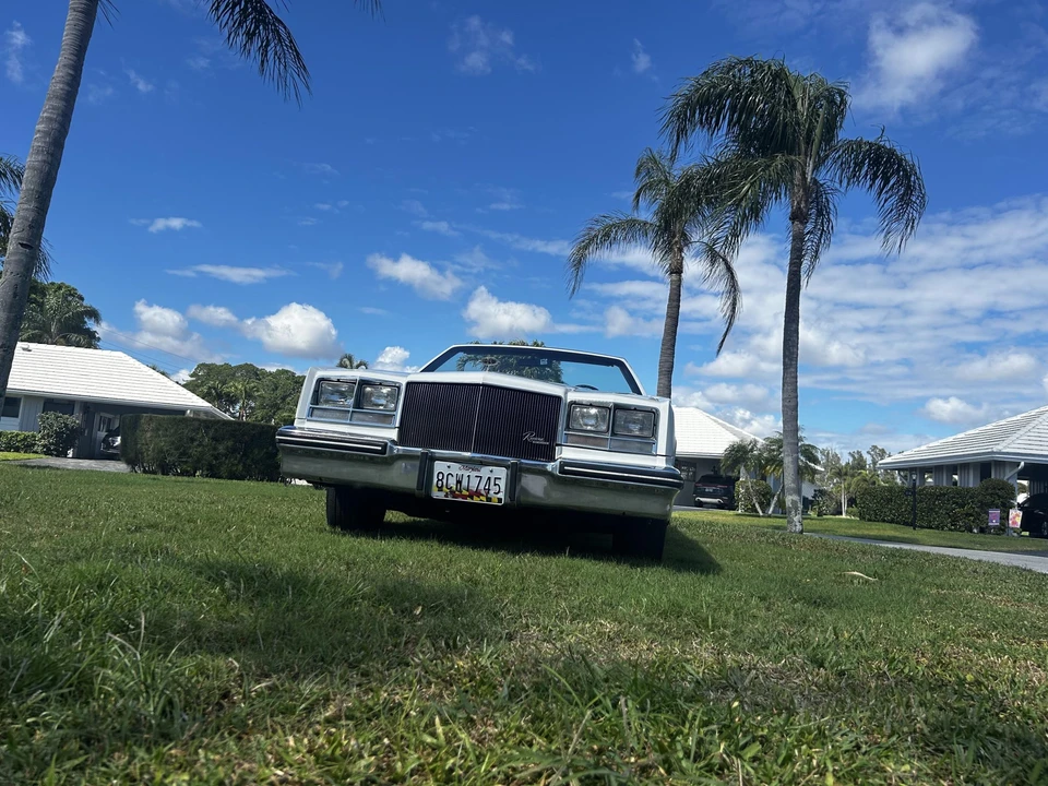 1984 Buick Riviera 4th-7th Gen - Image 11 of 31