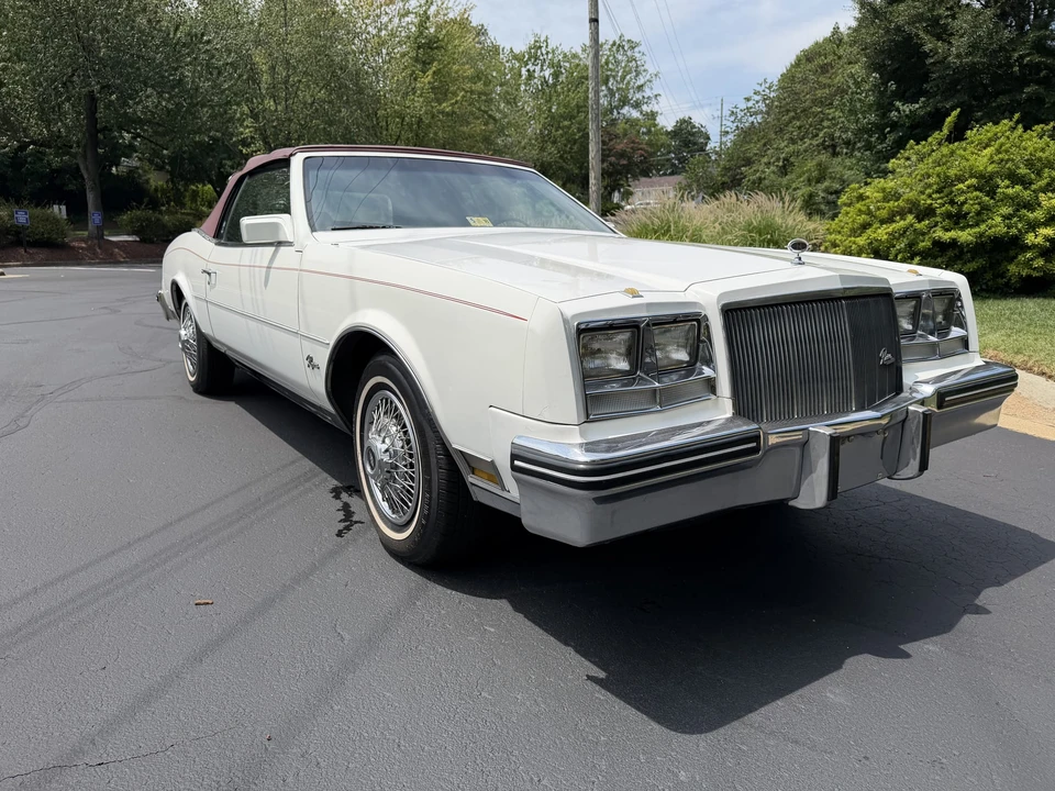 1984 Buick Riviera 4th-7th Gen - Image 4 of 31
