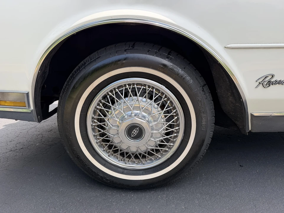 1984 Buick Riviera 4th-7th Gen - Image 25 of 31