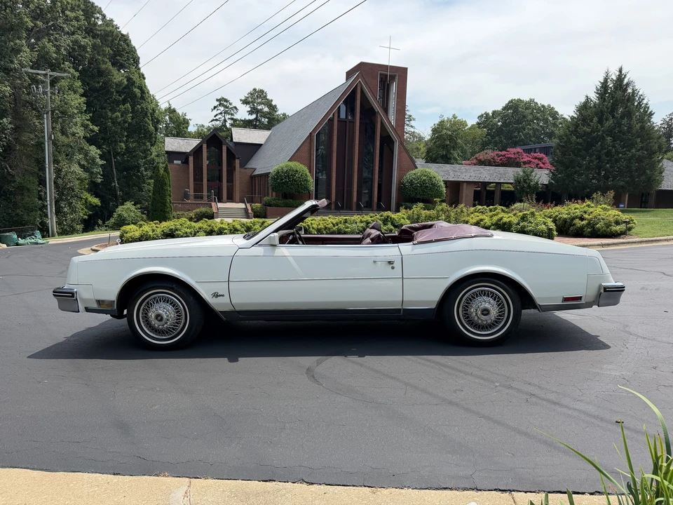 1984 Buick Riviera 4th-7th Gen - Image 10 of 31