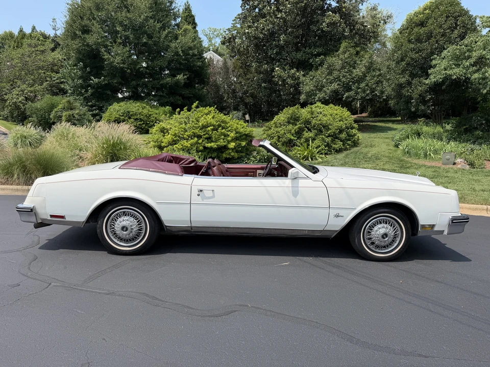 1984 Buick Riviera 4th-7th Gen - Image 14 of 31