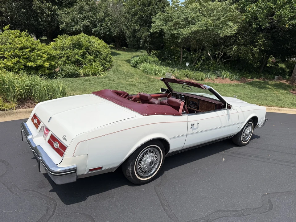 1984 Buick Riviera 4th-7th Gen - Image 13 of 31