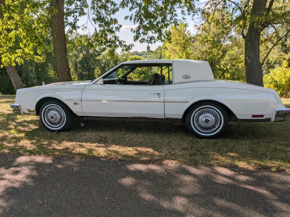 1984 Buick Riviera 4th-7th Gen - Image 6 of 31