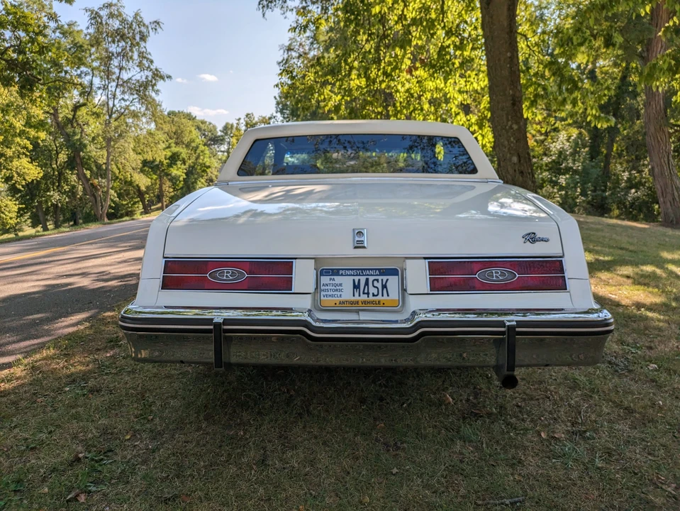 1984 Buick Riviera 4th-7th Gen - Image 5 of 31
