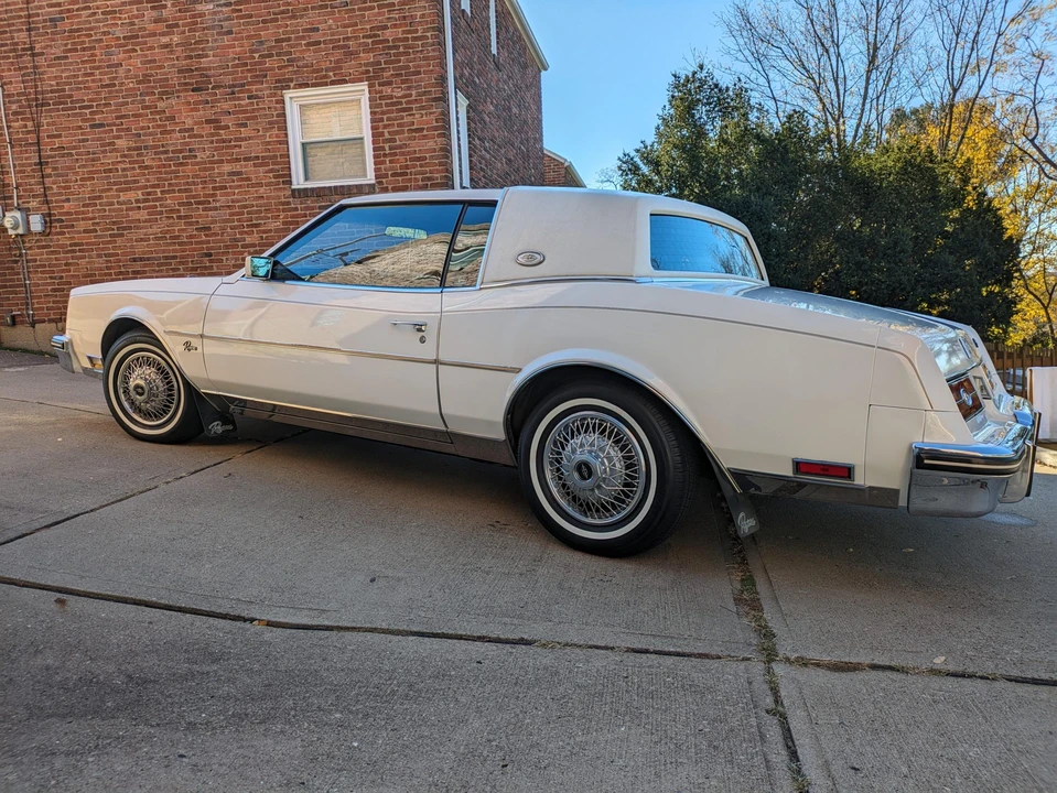1984 Buick Riviera 4th-7th Gen - Image 13 of 31
