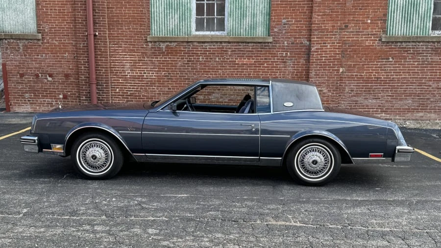 1984 Buick Riviera 4th-7th Gen - Image 2 of 14
