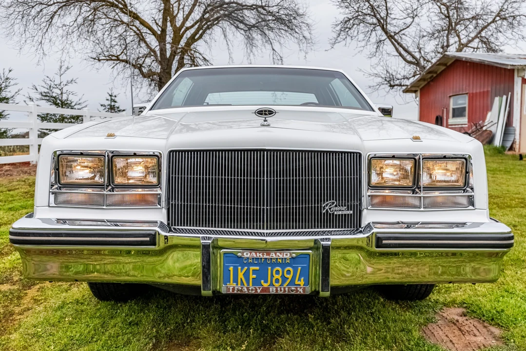 1984 Buick Riviera 4th-7th Gen - Image 11 of 31