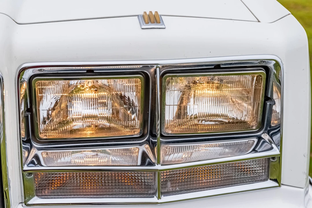 1984 Buick Riviera 4th-7th Gen - Image 17 of 31