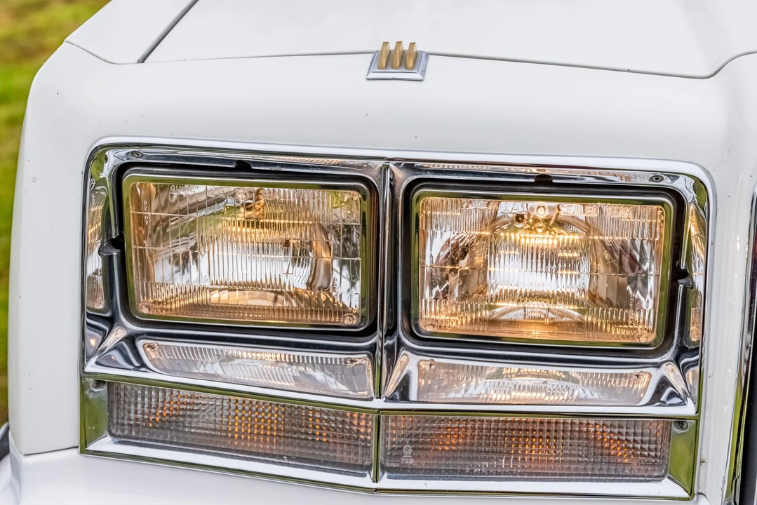 1984 Buick Riviera 4th-7th Gen - Image 16 of 31