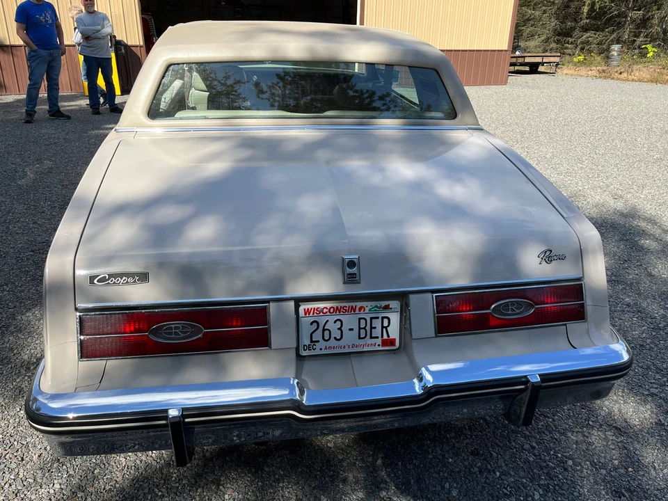 1984 Buick Riviera 4th-7th Gen - Image 20 of 31