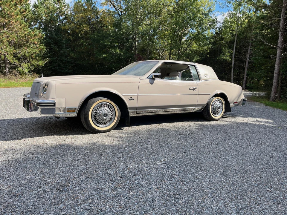1984 Buick Riviera 4th-7th Gen - Image 2 of 31