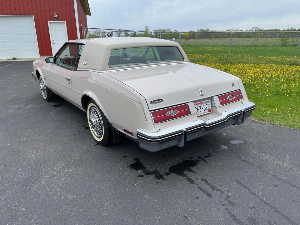 1984 Buick Riviera 4th-7th Gen - Image 22 of 31